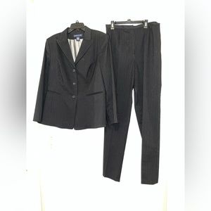 Preston & York 2 Piece Pantsuit Pinstripe Women's size 14